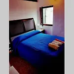 Large 3 Flat Rialto *