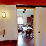 Large 3 Flat Rialto Апартаменты