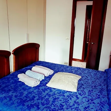 Large 3 Flat Rialto ונציה