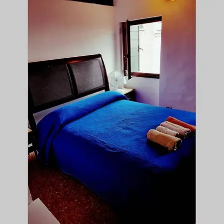 Large 3 Flat Rialto *