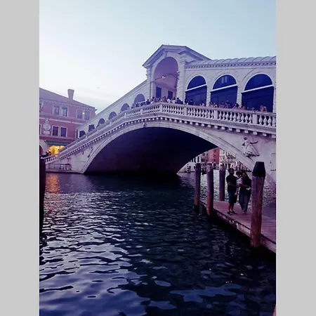 Large 3 Flat Rialto * Venice