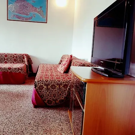 דירה Large 3 Flat Rialto *