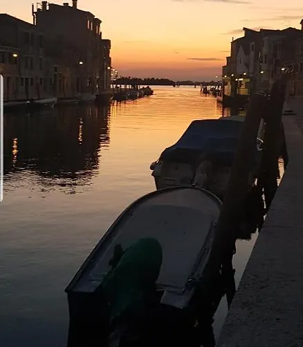Large 3 Flat Rialto *