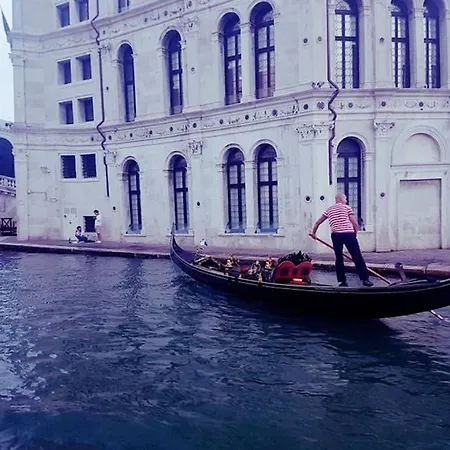 Large 3 Flat Rialto 公寓 *