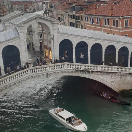 Large 3 Flat Rialto * Velence