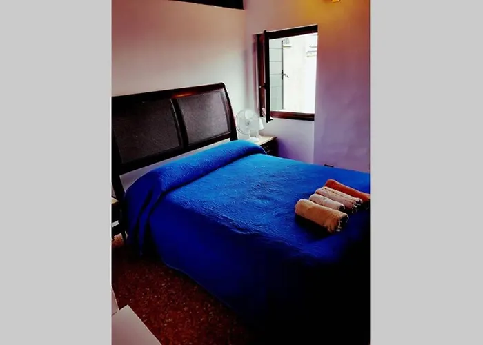 Large 3 Flat Rialto *